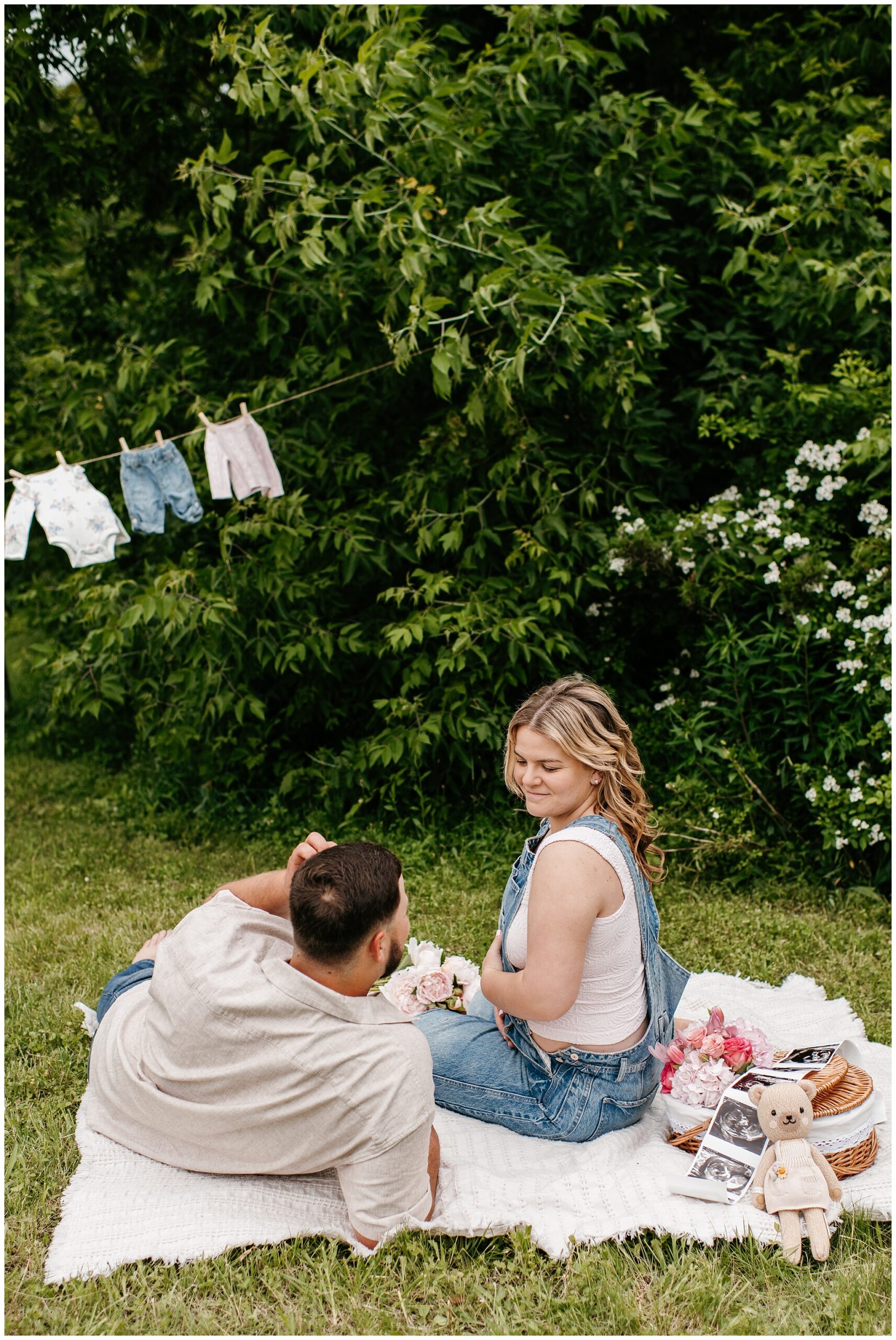 NJ Nostalgic Picnic Maternity Photoshoot
