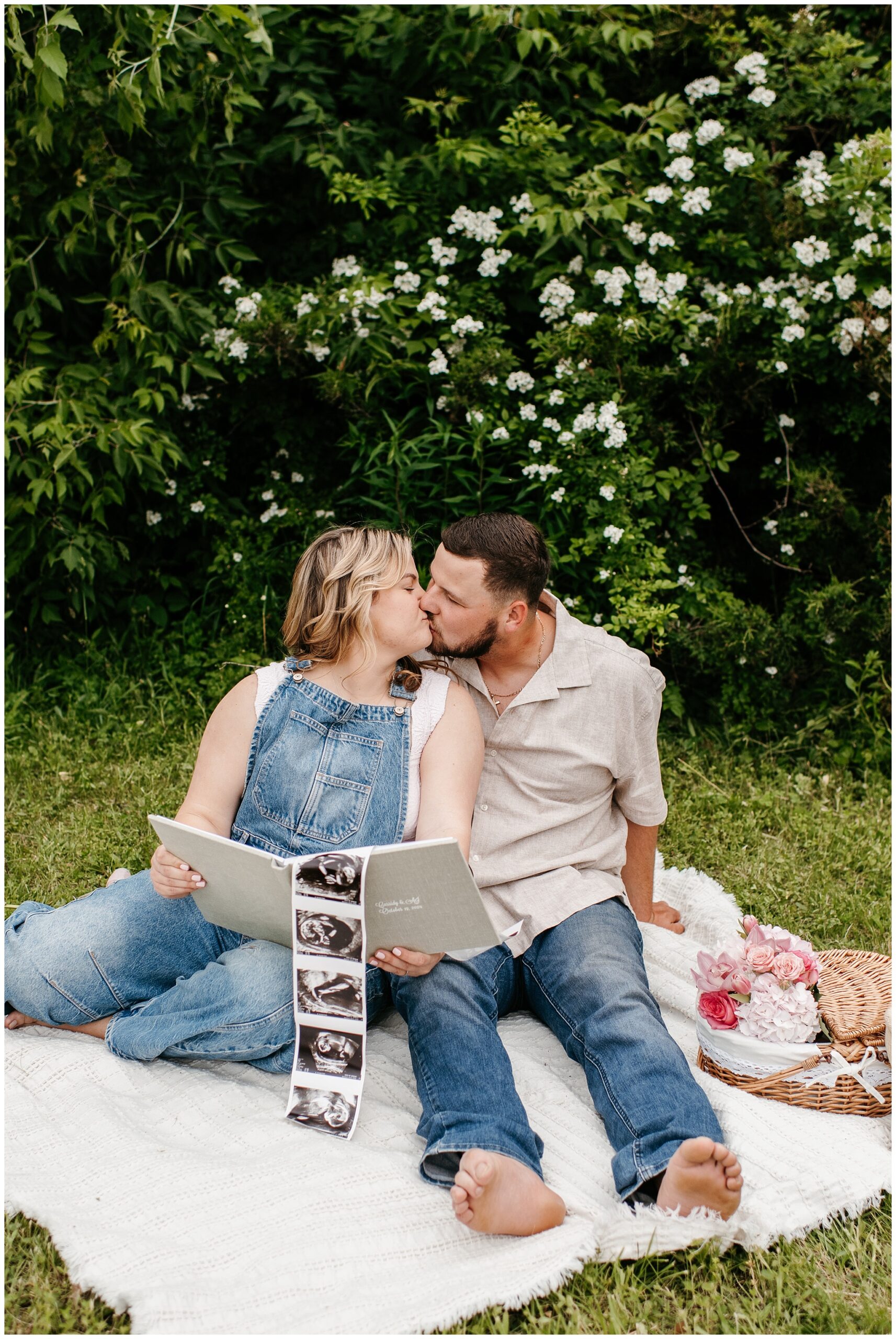 NJ Nostalgic Picnic Maternity Photoshoot